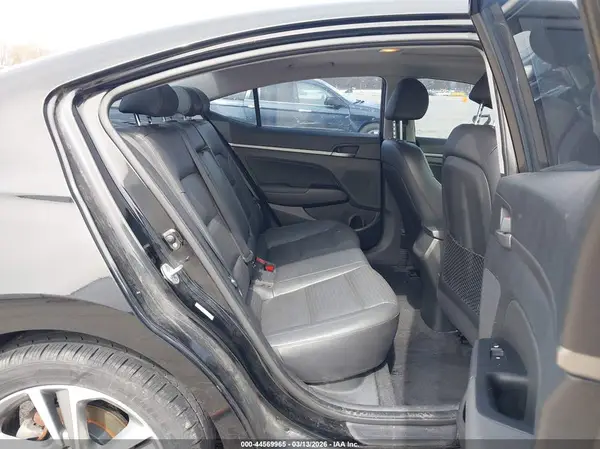 KMHD84LF1HU156324 2017 HYUNDAI ELANTRA - Image 8