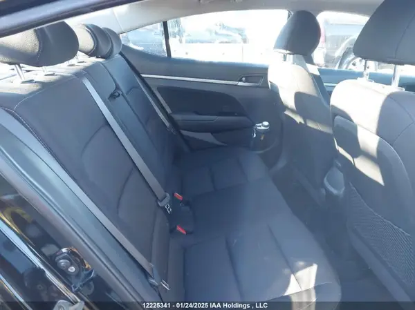 KMHD84LF1HU156792 2017 HYUNDAI ELANTRA - Image 8