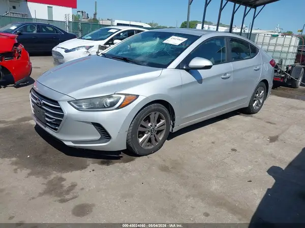 KMHD84LF1HU164584 2017 HYUNDAI ELANTRA - Image 2