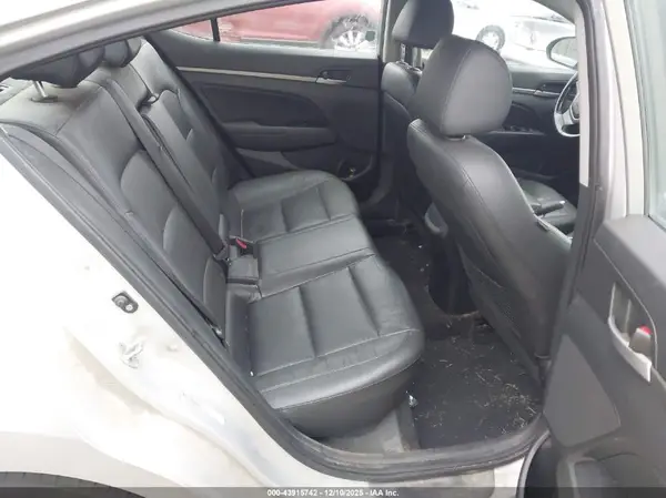 KMHD84LF1HU182938 2017 HYUNDAI ELANTRA - Image 8