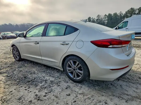 KMHD84LF1HU195981 2017 HYUNDAI ELANTRA - Image 2