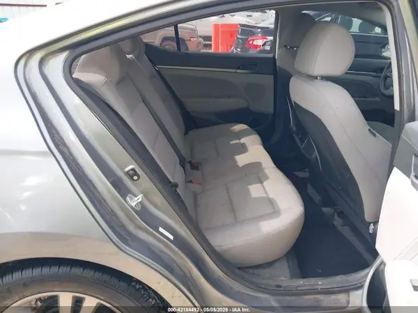 KMHD84LF1HU208521 2017 HYUNDAI ELANTRA - Image 8