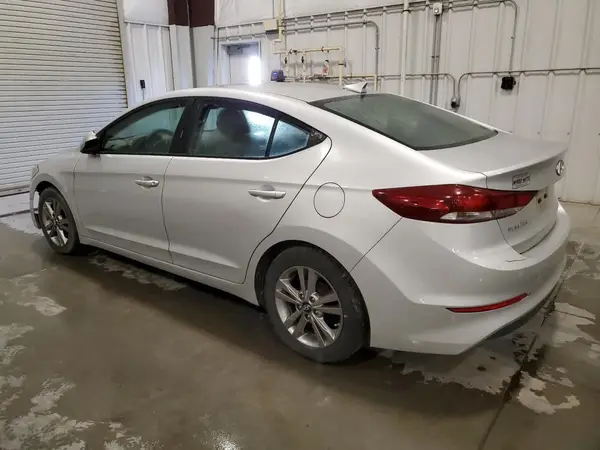 KMHD84LF1HU215517 2017 HYUNDAI ELANTRA - Image 2