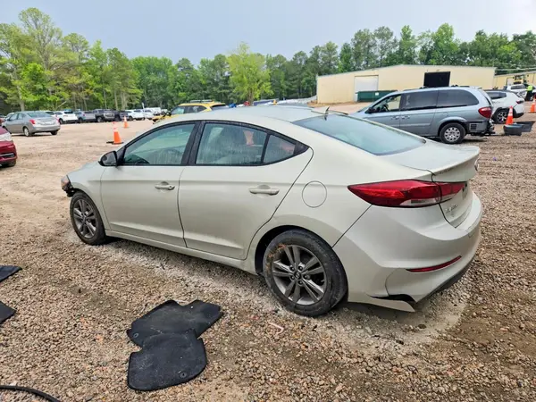 KMHD84LF1HU224931 2017 HYUNDAI ELANTRA - Image 2