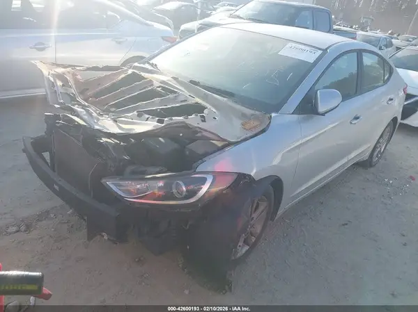 KMHD84LF1HU227876 2017 HYUNDAI ELANTRA - Image 2