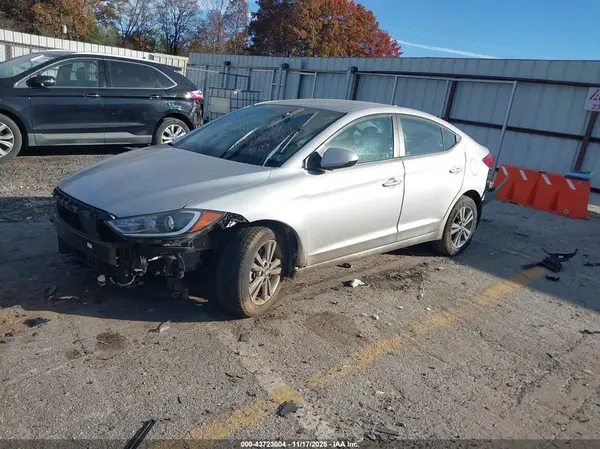 KMHD84LF1HU227912 2017 HYUNDAI ELANTRA - Image 2