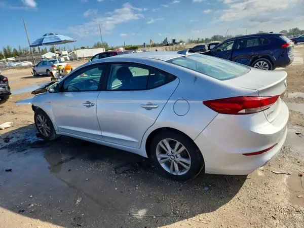 KMHD84LF1HU237209 2017 HYUNDAI ELANTRA - Image 2