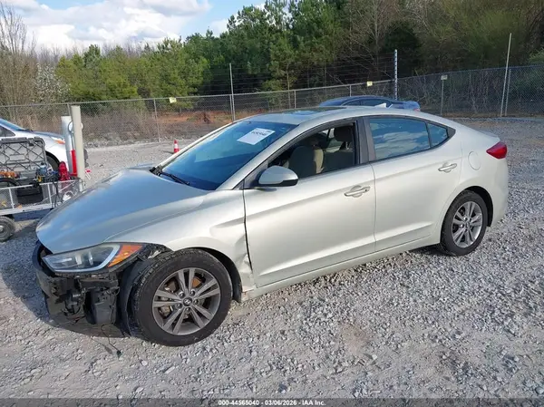 KMHD84LF1HU238277 2017 HYUNDAI ELANTRA - Image 2