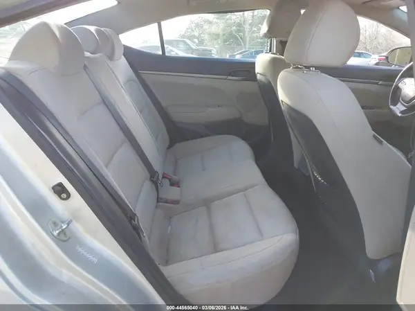 KMHD84LF1HU238277 2017 HYUNDAI ELANTRA - Image 8