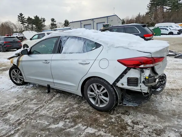 KMHD84LF1HU240773 2017 HYUNDAI ELANTRA - Image 2