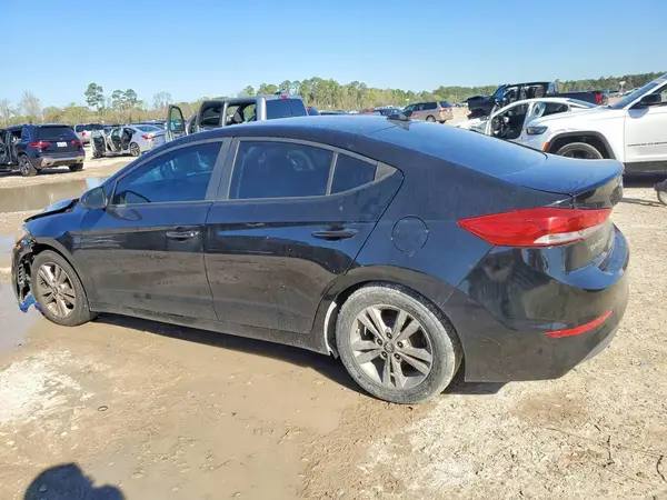 KMHD84LF1HU240806 2017 HYUNDAI ELANTRA - Image 2