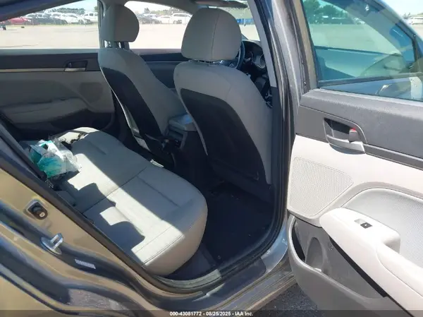 KMHD84LF1HU241597 2017 HYUNDAI ELANTRA - Image 8