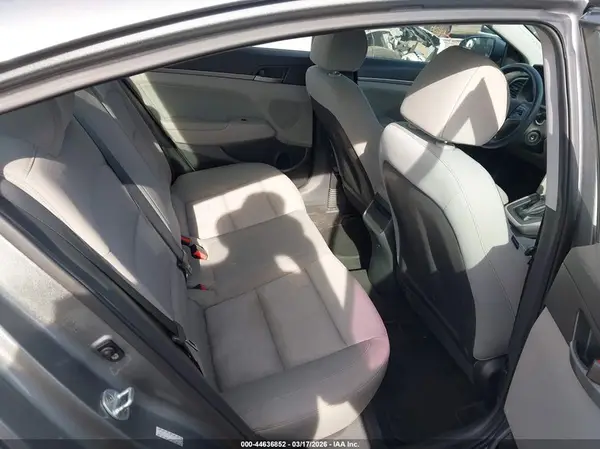 KMHD84LF1HU241762 2017 HYUNDAI ELANTRA - Image 8