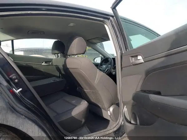 KMHD84LF1HU243950 2017 HYUNDAI ELANTRA - Image 8
