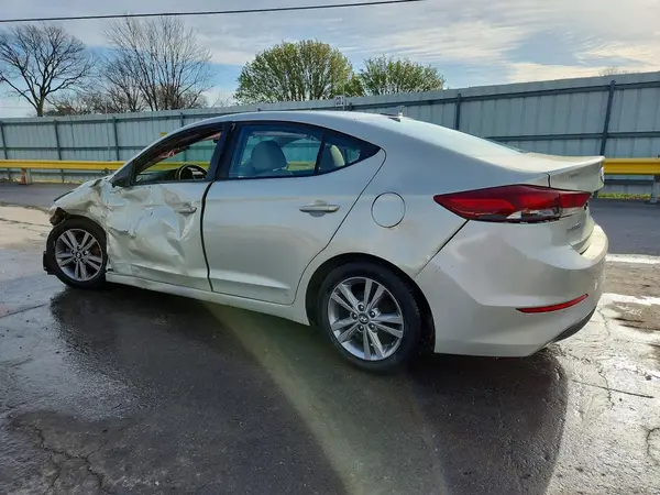 KMHD84LF1HU248551 2017 HYUNDAI ELANTRA - Image 2