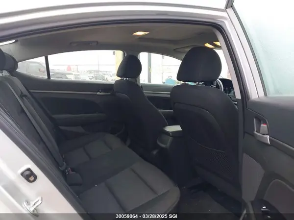 KMHD84LF1HU249537 2017 HYUNDAI ELANTRA - Image 8