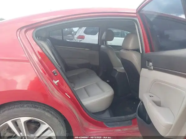 KMHD84LF1HU263700 2017 HYUNDAI ELANTRA - Image 8
