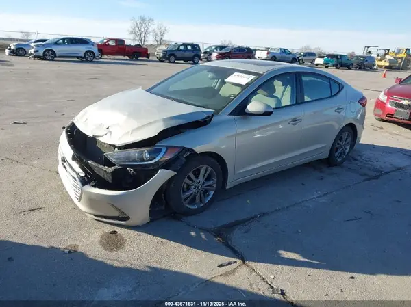 KMHD84LF1HU274860 2017 HYUNDAI ELANTRA - Image 2