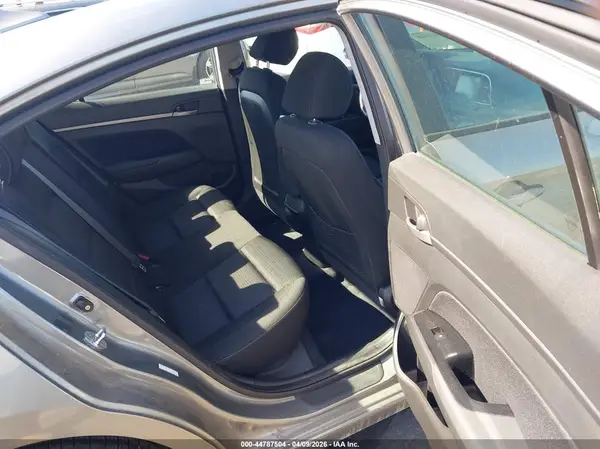 KMHD84LF1HU313186 2017 HYUNDAI ELANTRA - Image 8