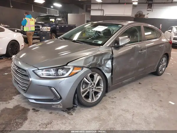 KMHD84LF1HU313978 2017 HYUNDAI ELANTRA - Image 2