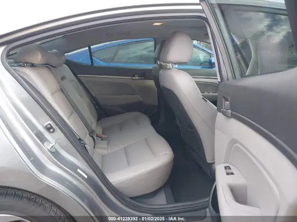 KMHD84LF1HU327363 2017 HYUNDAI ELANTRA - Image 8