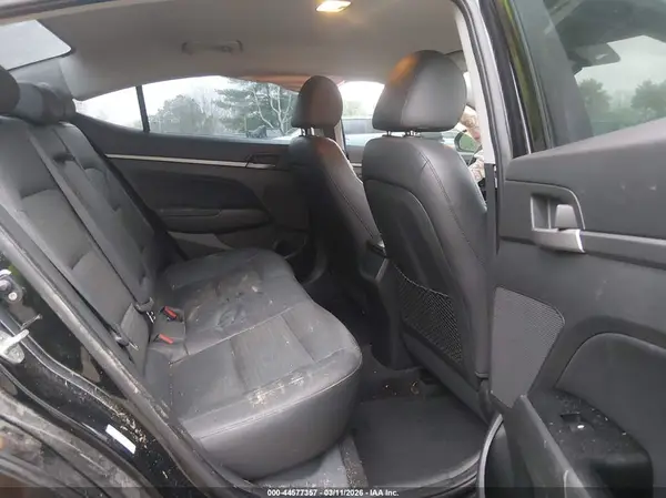 KMHD84LF1HU335933 2017 HYUNDAI ELANTRA - Image 8