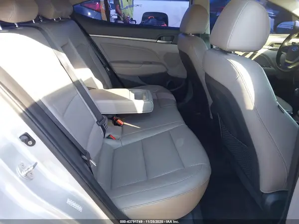 KMHD84LF1HU340243 2017 HYUNDAI ELANTRA - Image 8