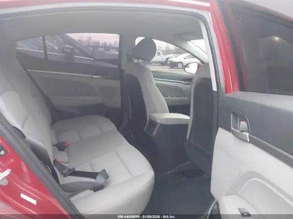 KMHD84LF1HU370200 2017 HYUNDAI ELANTRA - Image 8