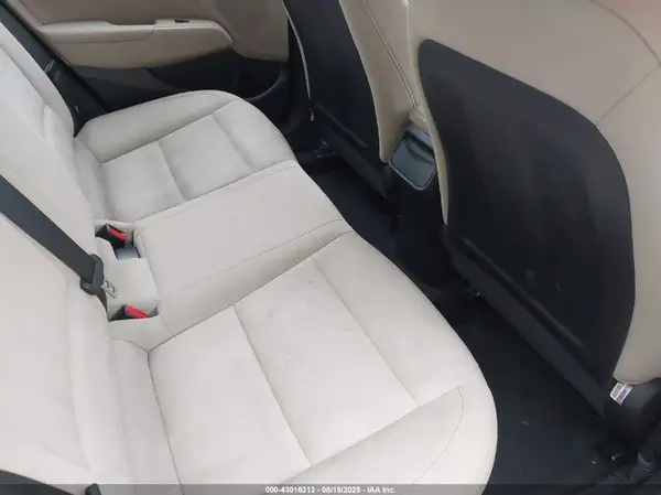 KMHD84LF1HU370228 2017 HYUNDAI ELANTRA - Image 8