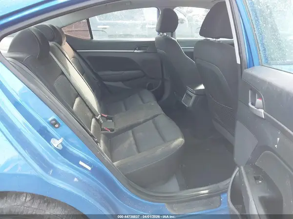 KMHD84LF1HU377552 2017 HYUNDAI ELANTRA - Image 8