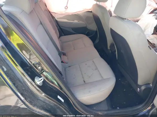 KMHD84LF1HU384887 2017 HYUNDAI ELANTRA - Image 8