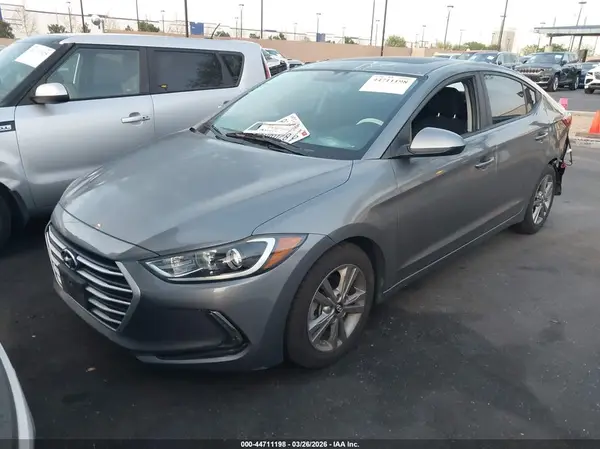 KMHD84LF1HU386865 2017 HYUNDAI ELANTRA - Image 2