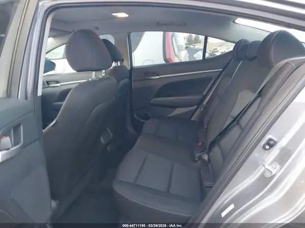 KMHD84LF1HU386865 2017 HYUNDAI ELANTRA - Image 8