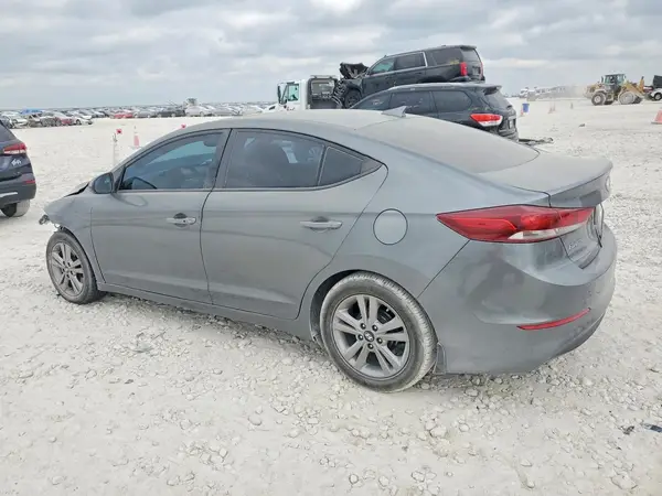 KMHD84LF1HU386946 2017 HYUNDAI ELANTRA - Image 2