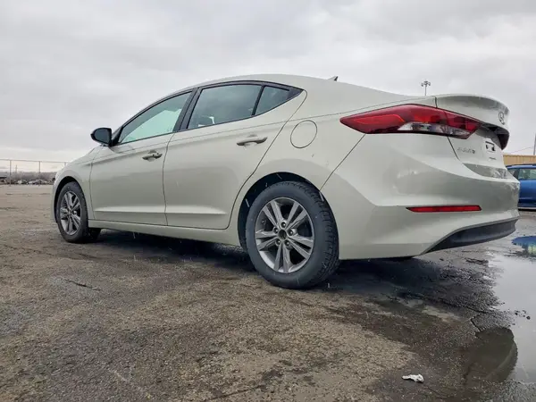 KMHD84LF1HU395047 2017 HYUNDAI ELANTRA - Image 2