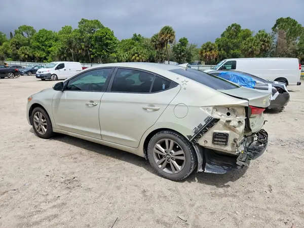 KMHD84LF1HU400232 2017 HYUNDAI ELANTRA - Image 2