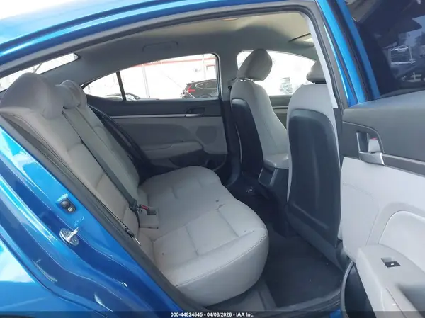 KMHD84LF1HU404801 2017 HYUNDAI ELANTRA - Image 8
