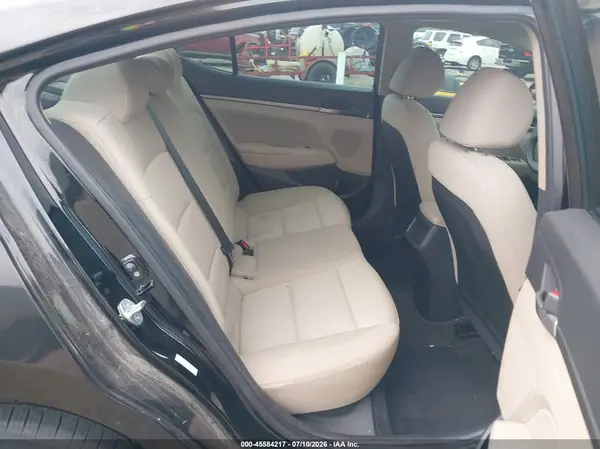 KMHD84LF1HU407200 2017 HYUNDAI ELANTRA - Image 8