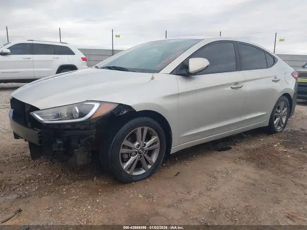 KMHD84LF1HU411103 2017 HYUNDAI ELANTRA - Image 2