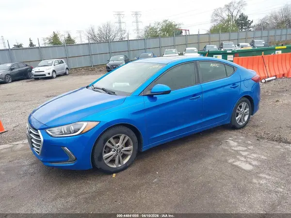 KMHD84LF1HU427995 2017 HYUNDAI ELANTRA - Image 2