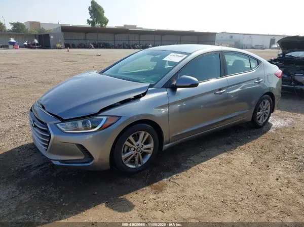 KMHD84LF1JU452241 2018 HYUNDAI ELANTRA - Image 2