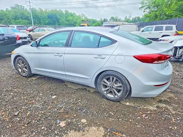 KMHD84LF1JU466060 2018 HYUNDAI ELANTRA - Image 2