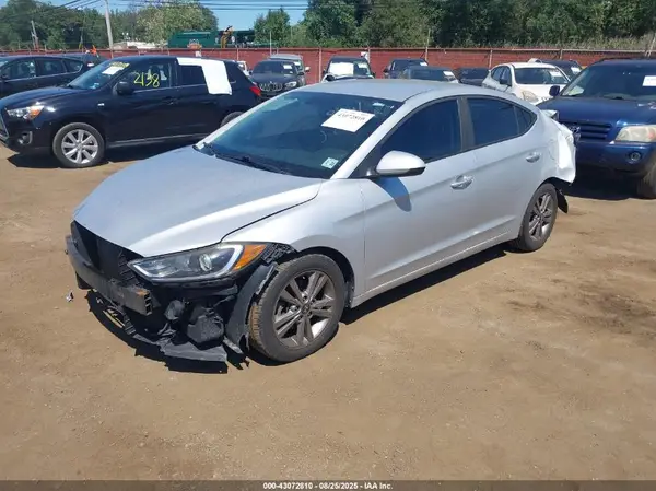 KMHD84LF1JU467757 2018 HYUNDAI ELANTRA - Image 2