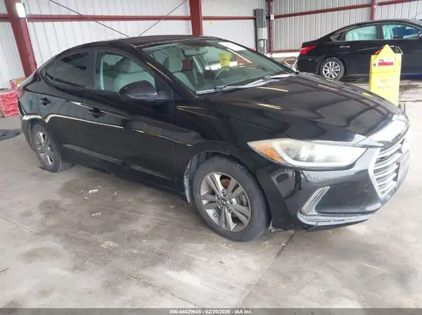 KMHD84LF1JU468892 2018 HYUNDAI ELANTRA - Image 1