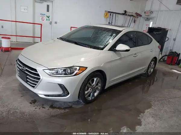 KMHD84LF1JU472621 2018 HYUNDAI ELANTRA - Image 2