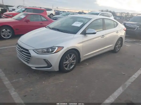 KMHD84LF1JU475468 2018 HYUNDAI ELANTRA - Image 2