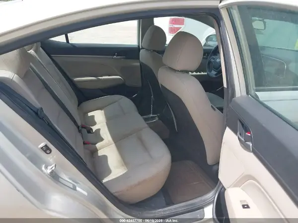 KMHD84LF1JU475972 2018 HYUNDAI ELANTRA - Image 8