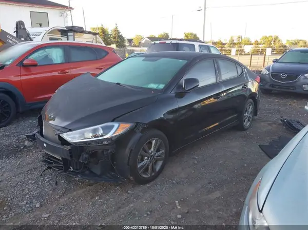 KMHD84LF1JU492075 2018 HYUNDAI ELANTRA - Image 2