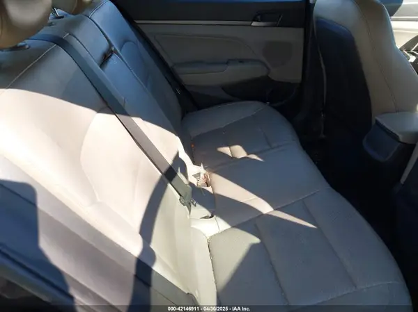 KMHD84LF1JU492156 2018 HYUNDAI ELANTRA - Image 8