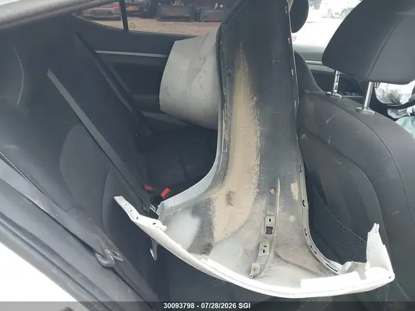KMHD84LF1JU517542 2018 HYUNDAI ELANTRA - Image 8